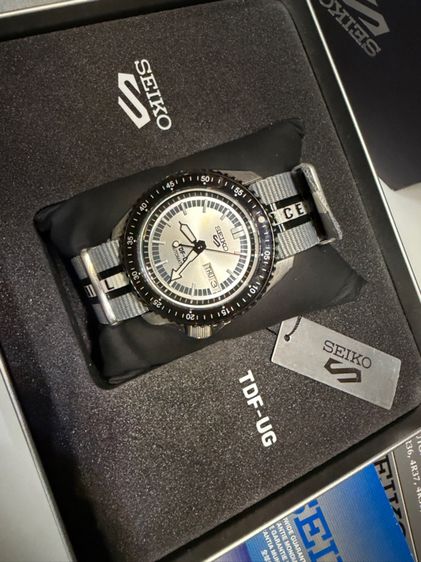 เงิน Seiko 5 Sports Limited UltraSeven 55th Anniversary limited