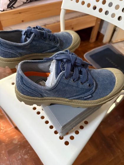 รองเท้า palladium