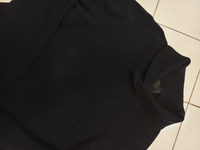 เสื้อไหมพรมผ้านิ่ม ไม่คัน  hm size M อก40 ยาว27 (ยืดได้อีก)