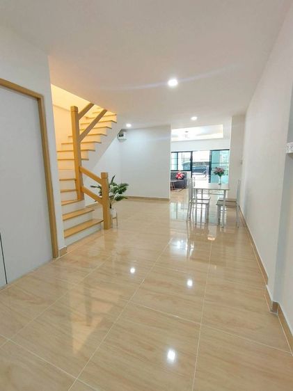 ขายทาวน์เฮาส์ 2 ชั้น หมู่บ้าน ปทุมวิลเลจ - อ.เมือง ปทุมธานี