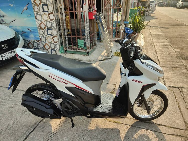 🛵ยังไงก็ขาย CLICK125 i ปี 62 เครื่องดี สีสวย สตาร์ทมือ เล่มชุดโอนครบ+เปลี่ยนถ่ายน้ำมันเครื่องฟรี ส่งฟรี30 ก.ม รูปที่ 3