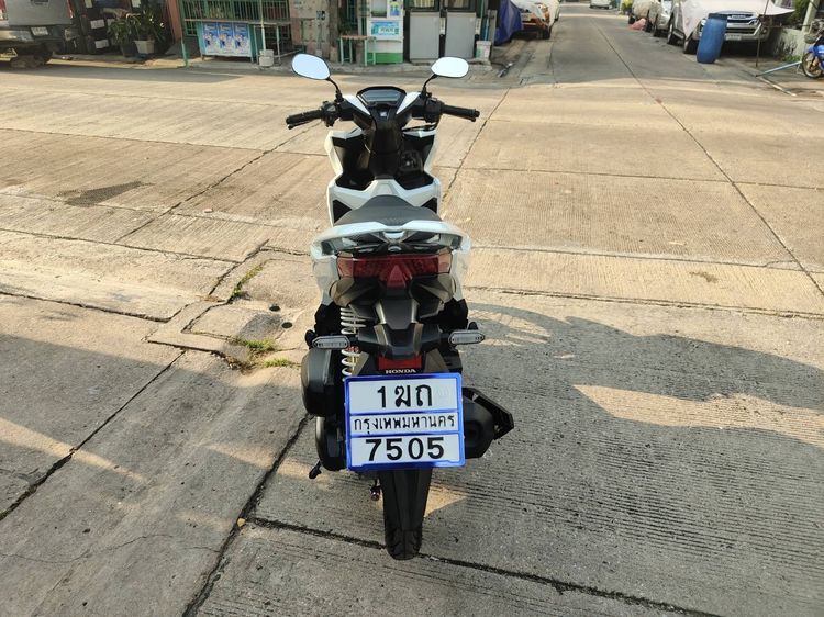 🛵ยังไงก็ขาย CLICK125 i ปี 62 เครื่องดี สีสวย สตาร์ทมือ เล่มชุดโอนครบ+เปลี่ยนถ่ายน้ำมันเครื่องฟรี ส่งฟรี30 ก.ม รูปที่ 5