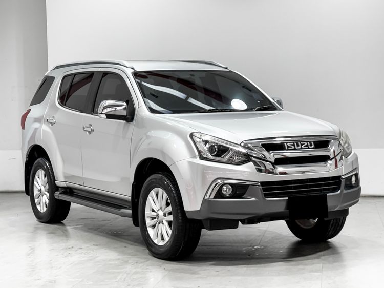 Isuzu MU-X 2018 3.0 Utility-car ดีเซล เกียร์อัตโนมัติ บรอนซ์เงิน รูปที่ 3