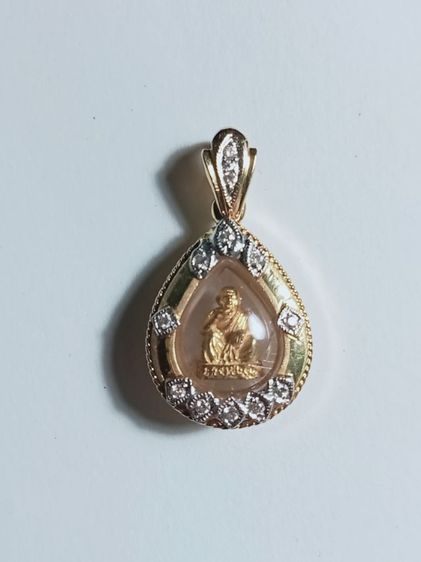 พระทองคำหลวงพ่อคูณเลี่ยมทองฝังเพชร
