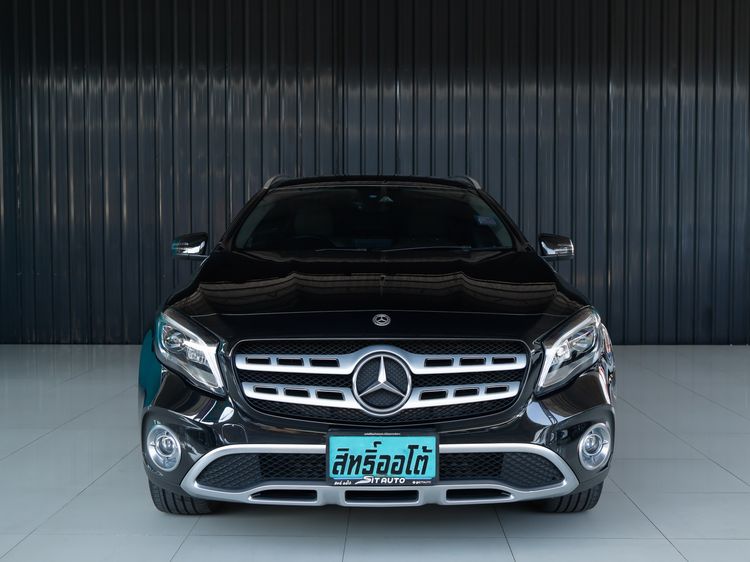 Mercedes-Benz GLA-Class 2019 GLA200 Sedan เบนซิน ไม่ติดแก๊ส เกียร์อัตโนมัติ ดำ รูปที่ 2