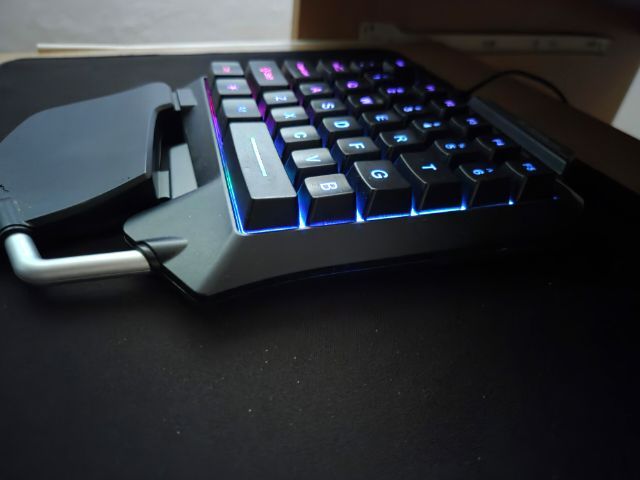 ขายคีย์บอร์ดมือเดียว ไว้เล่นเกม สภาพนางฟ้า รูปที่ 3