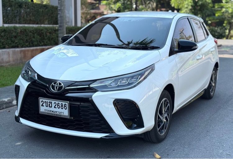 Toyota Yaris 2022 1.2 Sport Sedan เบนซิน ไม่ติดแก๊ส เกียร์อัตโนมัติ ขาว รูปที่ 3