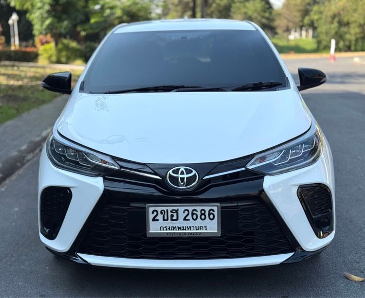 รถ Toyota Yaris 1.2 Sport สี ขาว