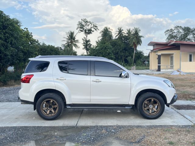 Isuzu MU-X 2014 3.0 ดีเซล เกียร์อัตโนมัติ ขาว รูปที่ 3