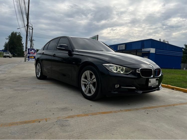 รถ BMW Series 3 320i สี ดำ