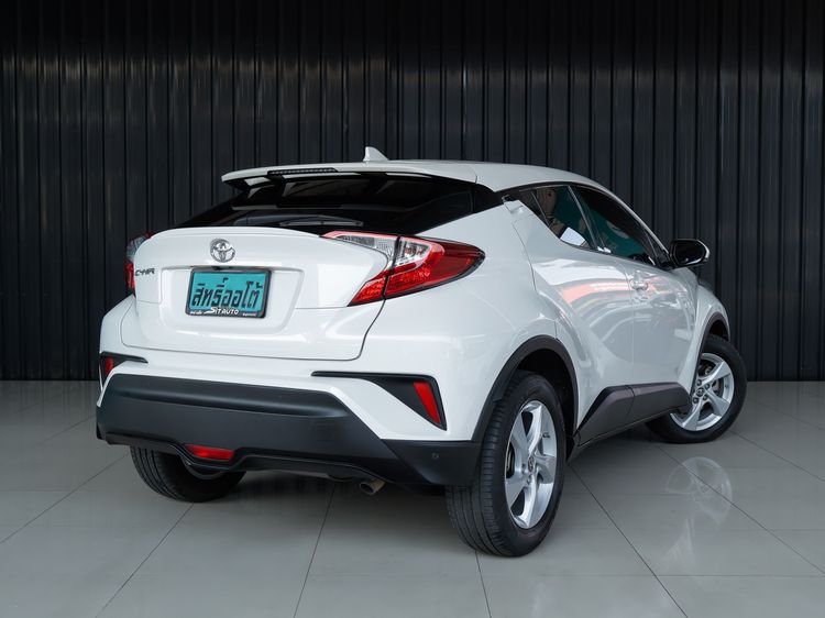 Toyota C-HR 2018 1.8 Mid Sedan เบนซิน ไม่ติดแก๊ส เกียร์อัตโนมัติ ขาว รูปที่ 4