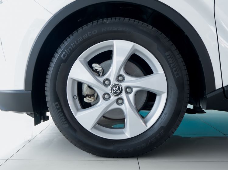 Toyota C-HR 2018 1.8 Mid Sedan เบนซิน ไม่ติดแก๊ส เกียร์อัตโนมัติ ขาว รูปที่ 4