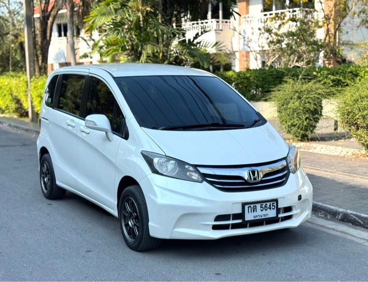 Honda Freed 2011 1.5 E Utility-car เบนซิน ไม่ติดแก๊ส เกียร์อัตโนมัติ ขาว รูปที่ 2