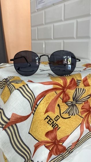 แว่นกันแดด 