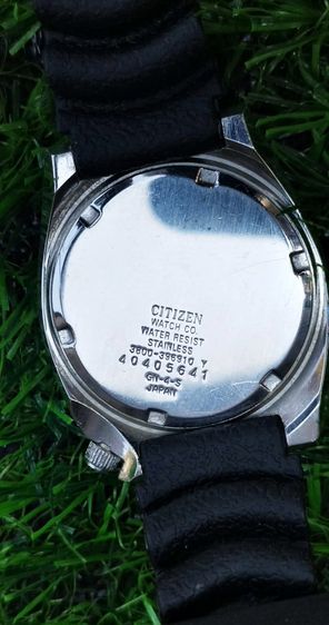 นาฬิกา CITIZEN รุ่น SPALDING 3800-396910Y ตัวเรือนสแตนเลส ขอบหน้าปัดหมุนได้ หน้าปัดสีขาว สายยาง รูปที่ 4