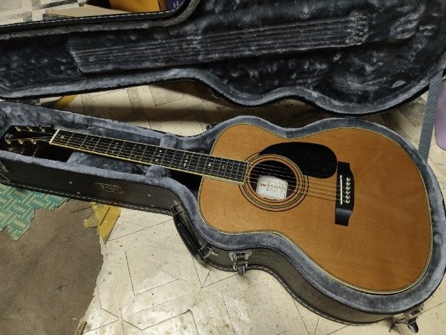 Fonzo v-32c All Solid ติด LR Baggs ราคาสุดท้าย