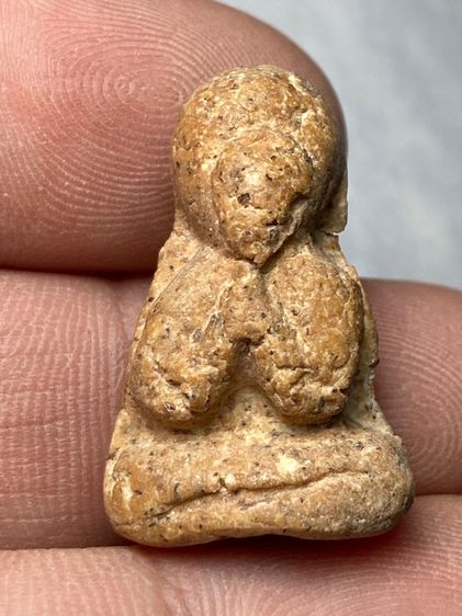 พระปิดตาเนื้อผงเก่า