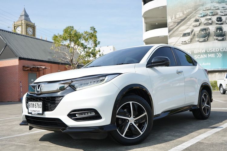 รถ Honda HR-V 1.8 RS สี ขาว