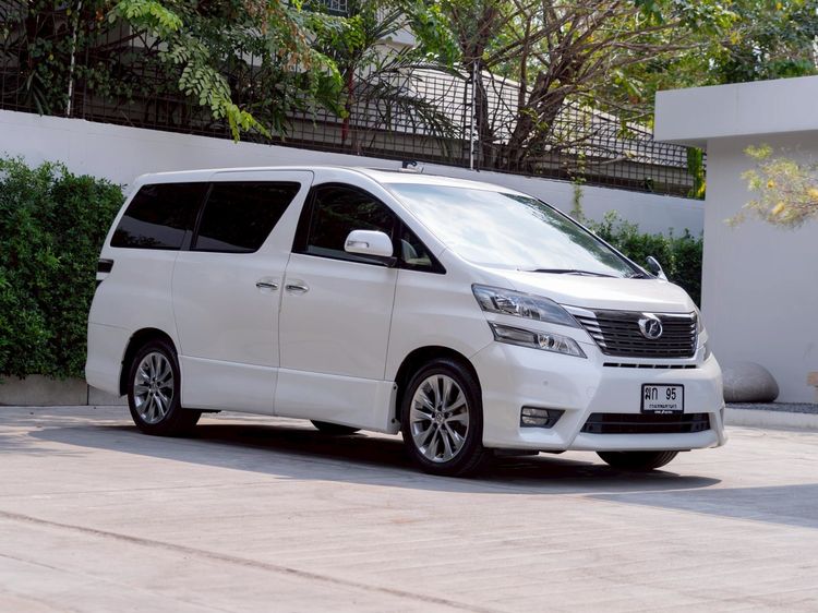 รถ Toyota Vellfire 2.4 V สี ขาว
