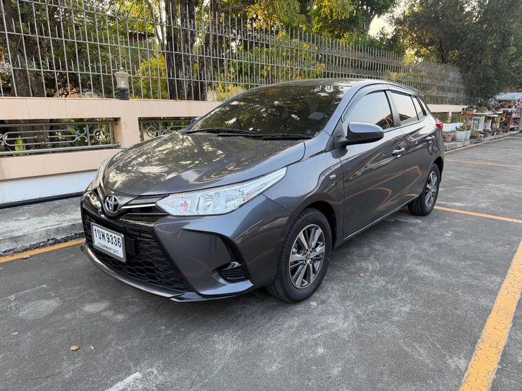 รถ Toyota Yaris 1.2 Entry สี เทา