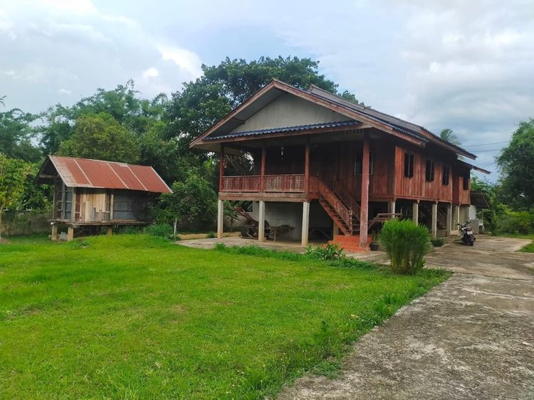 บ้านพร้อมที่ดิน