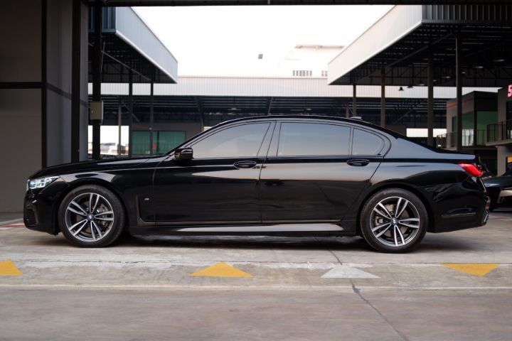 รถ BMW Series 7 730Ld สี ดำ