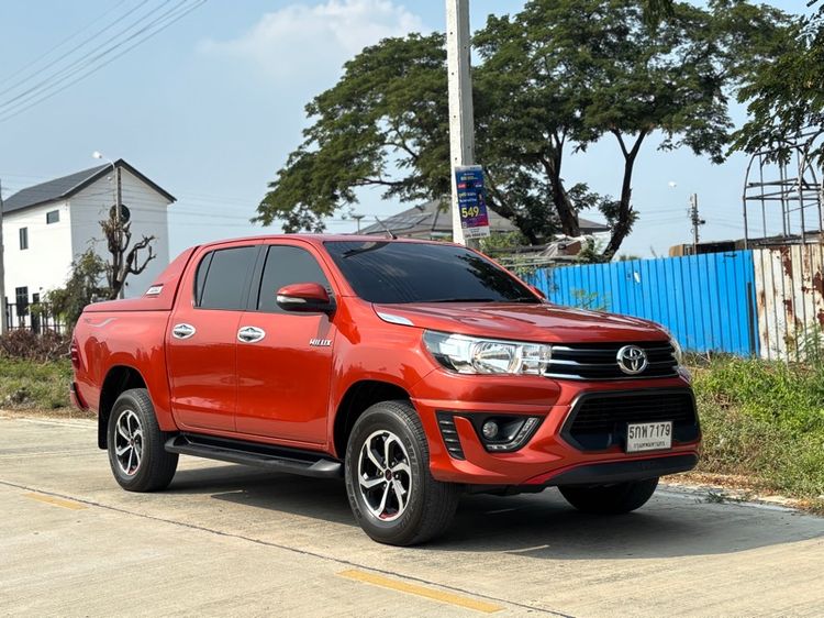 รถ Toyota Hilux Revo 2.4 Prerunner TRD Sportivo สี ส้ม