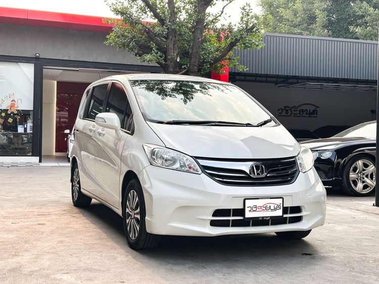 Honda Freed 2013 1.5 EL Utility-car เบนซิน เกียร์อัตโนมัติ ขาว รูปที่ 3