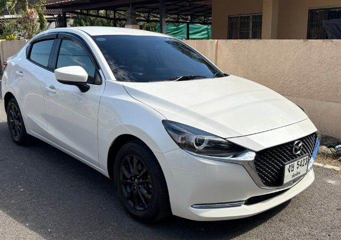 Mazda Mazda 2 2021 1.3 Skyactiv-G S Leather Sedan Sedan เบนซิน ไม่ติดแก๊ส เกียร์อัตโนมัติ ขาว รูปที่ 3
