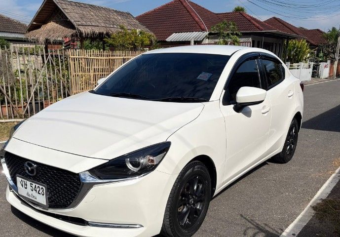 Mazda Mazda 2 2021 1.3 Skyactiv-G S Leather Sedan Sedan เบนซิน ไม่ติดแก๊ส เกียร์อัตโนมัติ ขาว รูปที่ 2
