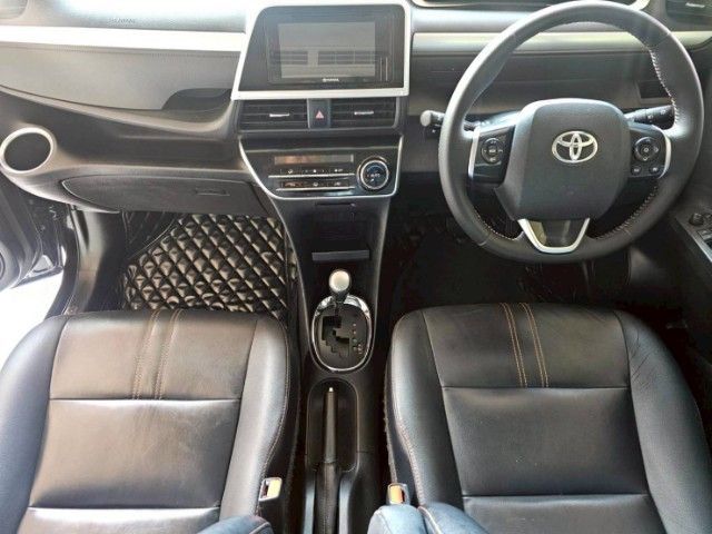 Toyota Sienta 2020 1.5 V Utility-car เบนซิน เกียร์อัตโนมัติ ดำ รูปที่ 2