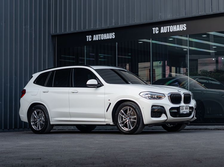 รถ BMW X3 2.0 xDrive20d 4WD สี ขาว