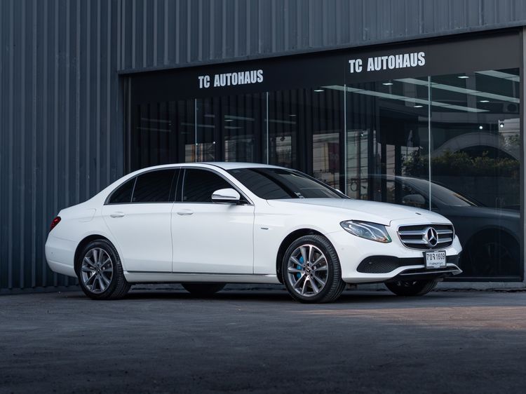 รถ Mercedes-Benz E-Class E350 สี ขาว