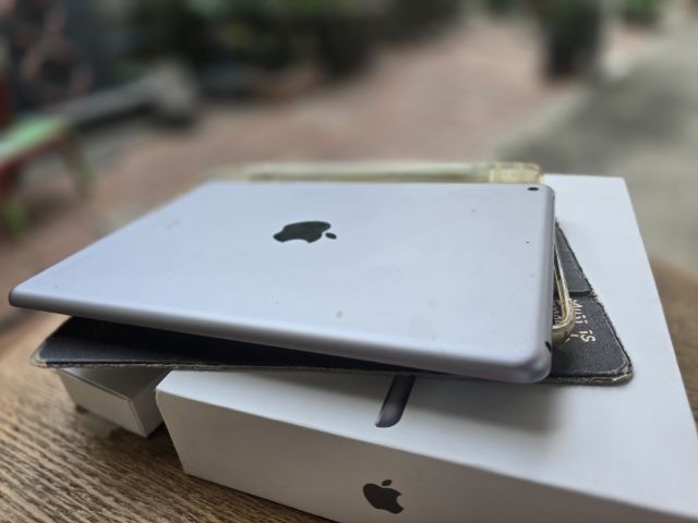 Ipad gen 6 128 gen wifi และ pencil อุปกรณ์ครบกล่อง รูปที่ 5