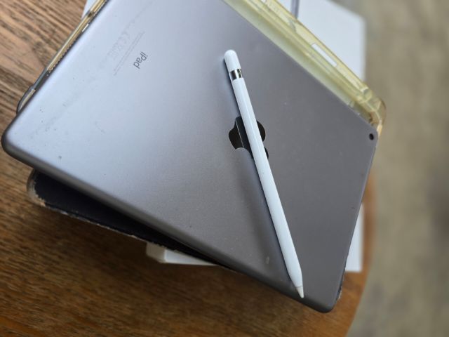 Ipad gen 6 128 gen wifi และ pencil อุปกรณ์ครบกล่อง รูปที่ 8