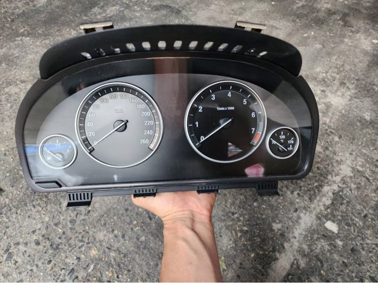 เรือนไมล์ BMW F10