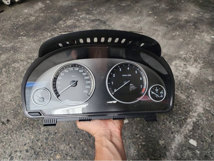 เรือนไมล์ BMW F10 รูปที่ 6