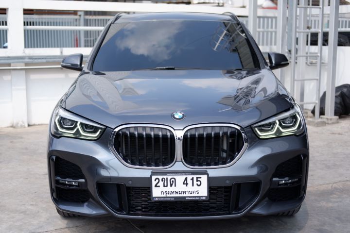 BMW X1 2021 2.0 sDrive20d M Sport Sedan ดีเซล ไม่ติดแก๊ส เกียร์อัตโนมัติ เทา รูปที่ 2
