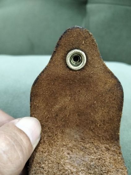 ซองหนังแท้แบรนด์goro'sแบรนด์ที่มีชื่อเสียงของญี่ปุ่น วัสดุหนังแท้หนา ไม่ขาดตัดเย็บดีใส่ไฟแช็คมีดพับเล็กหมุดทองเหลืองตำหนิหมุดล็อคหลุดภาพสุดท้าย รูปที่ 6