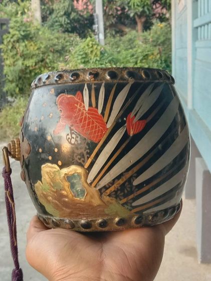 กลองจิ๋ว โบราณญี่ปุ่นกลองไทโกะ (Taiko drum) ของญี่ปุ่นแบบโบราณสร้างขึ้นในยุค
ปลายเอโดะ – ต้นเมจิ
(ประมาณ ค.ศ. 1850–1900)