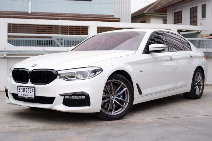 BMW Series 5 2018 520d Sedan ดีเซล ไม่ติดแก๊ส เกียร์อัตโนมัติ ขาว รูปที่ 3
