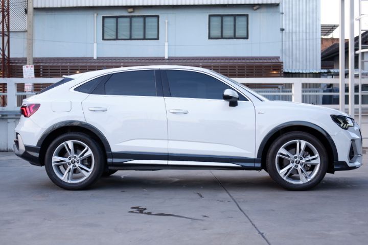 Audi Audi Q3  2021 2.0 TFSI AWD Utility-car เบนซิน ไม่ติดแก๊ส เกียร์อัตโนมัติ ขาว รูปที่ 4