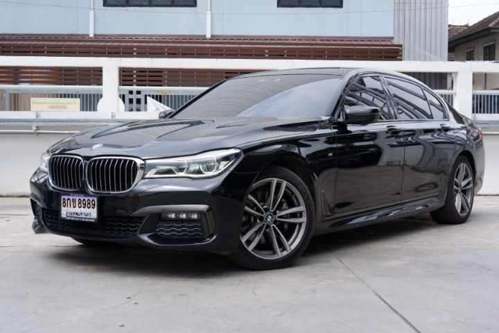รถ BMW Series 7 730Ld สี ดำ