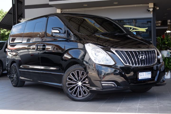 Hyundai H-1 2016 2.5 Deluxe Van ดีเซล ไม่ติดแก๊ส เกียร์อัตโนมัติ ดำ รูปที่ 3