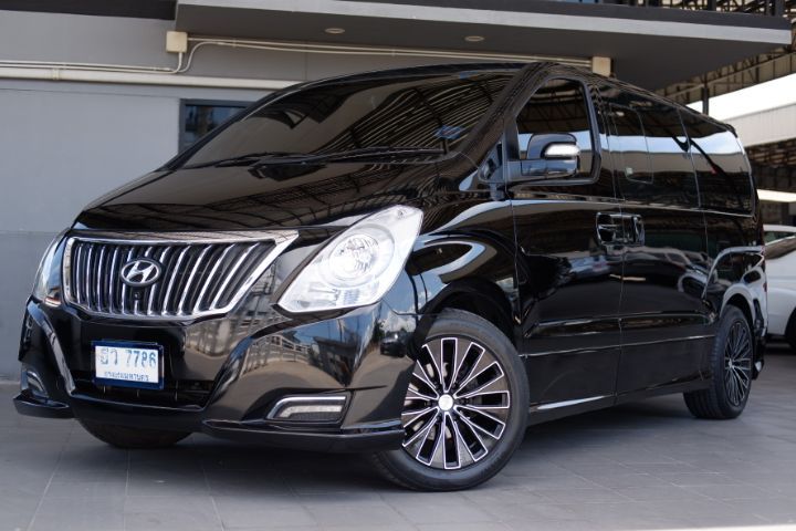 รถ Hyundai H-1  2.5 Deluxe สี ดำ