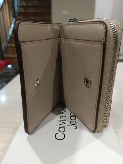 กระเป๋าสตางค์ผู้หญิง CK calvin klein ของแท้มือหนึ่ง รูปที่ 3