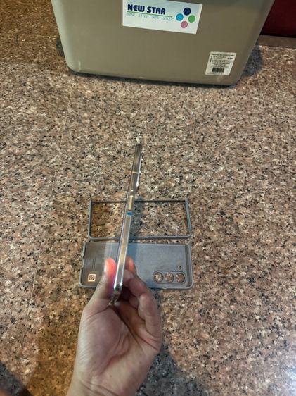 ขายSamsungFold5สีใหม่Cream512กิ๊กฟิมรอบเครื่องยังไม่ได้ลอกใหม่กริปคับใช้งานดีสวยๆถูกมากก รูปที่ 6