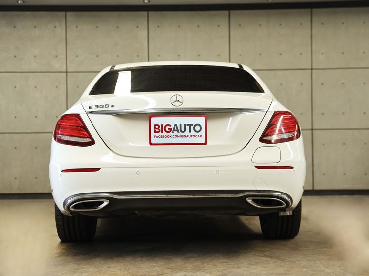 Mercedes-Benz E-Class 2021 E300e 2.0 Exclusive Sedan ปลั๊กอินไฮบริด (PHEV) ไม่ติดแก๊ส เกียร์อัตโนมัติ ขาว รูปที่ 4
