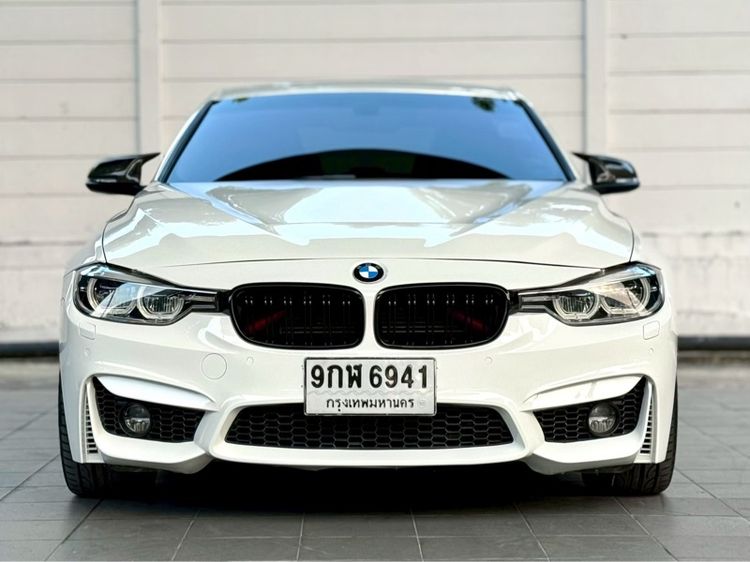 BMW Series 3 2017 330e Sedan เบนซิน ไม่ติดแก๊ส เกียร์อัตโนมัติ ขาว