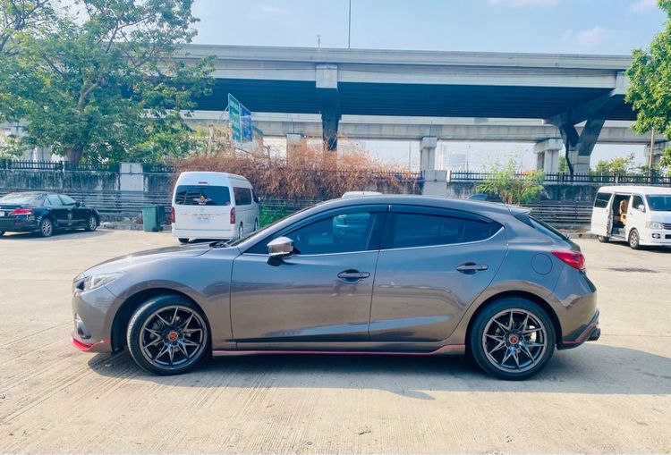 Mazda Mazda3 2017 2.0 S Sports Sedan เบนซิน ไม่ติดแก๊ส เกียร์อัตโนมัติ น้ำตาล รูปที่ 4